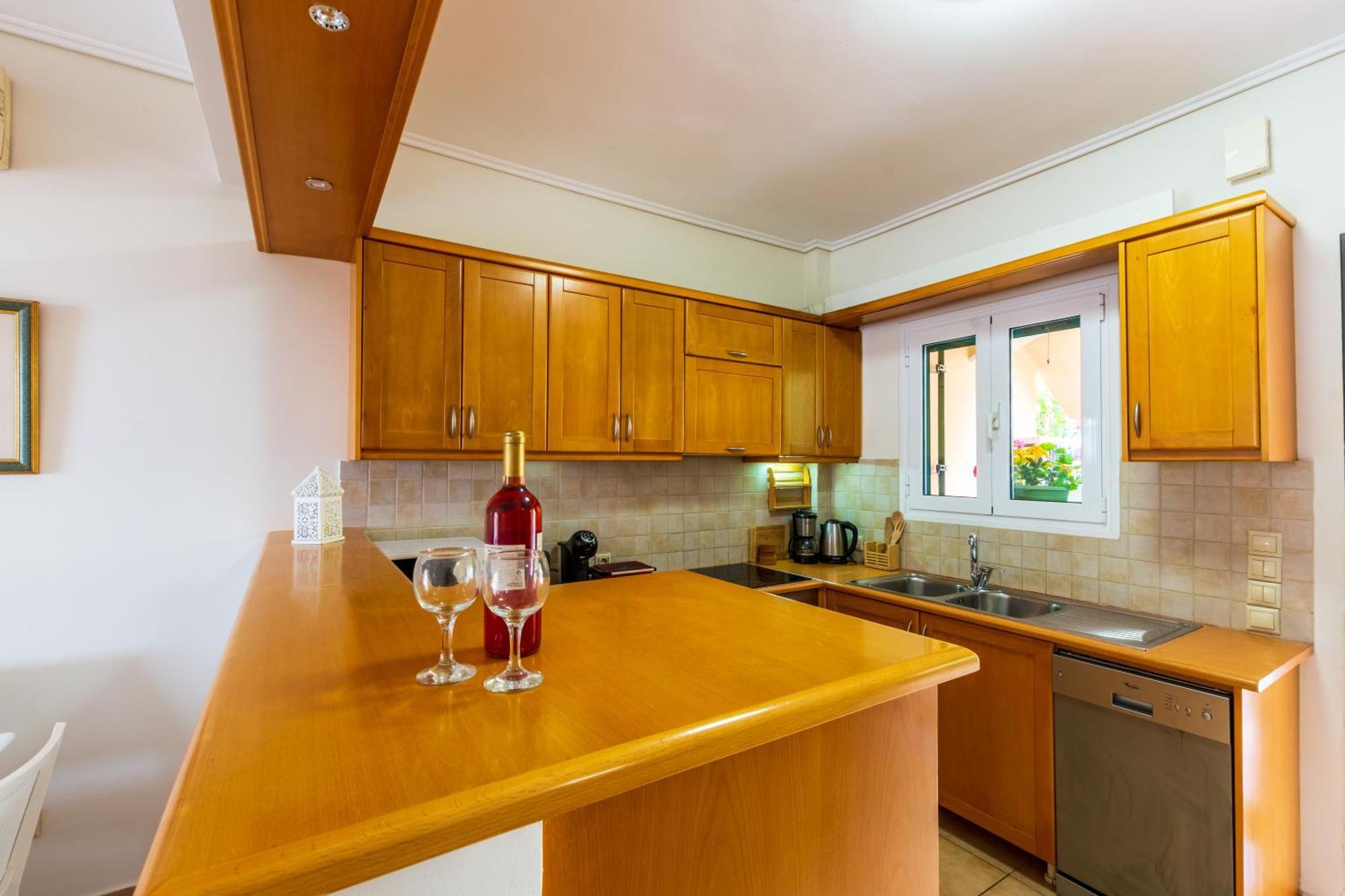 Barbati Seafront Luxury Suites Экстерьер фото