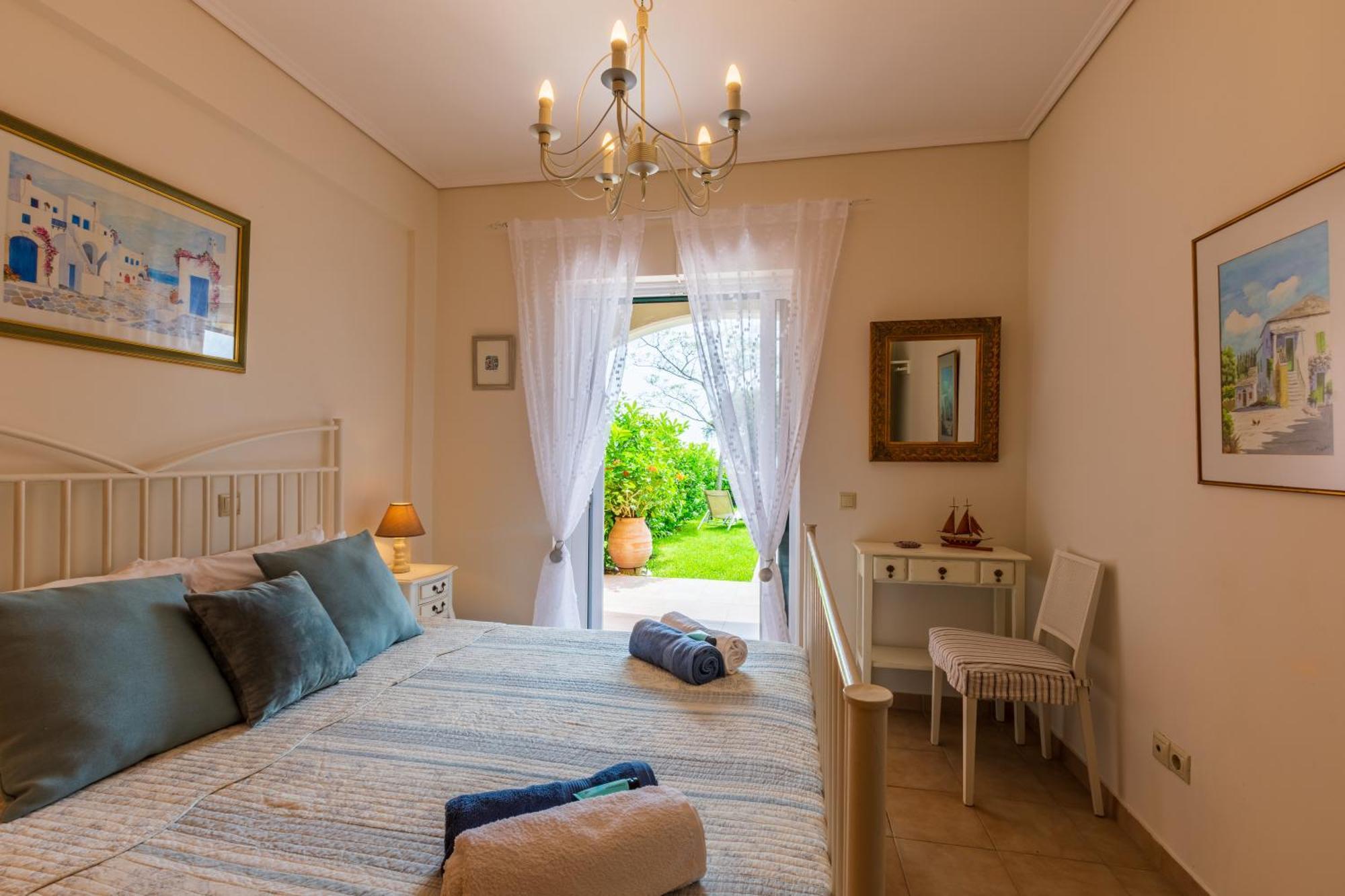Barbati Seafront Luxury Suites Экстерьер фото