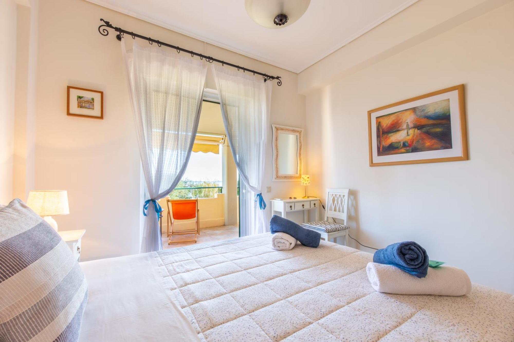 Barbati Seafront Luxury Suites Экстерьер фото