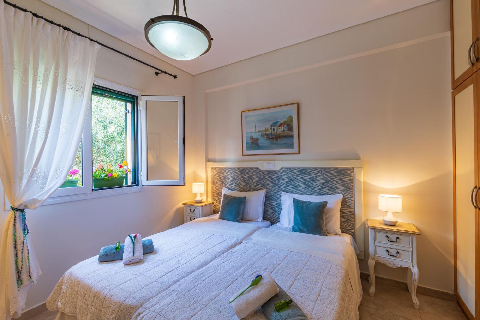 Barbati Seafront Luxury Suites Экстерьер фото